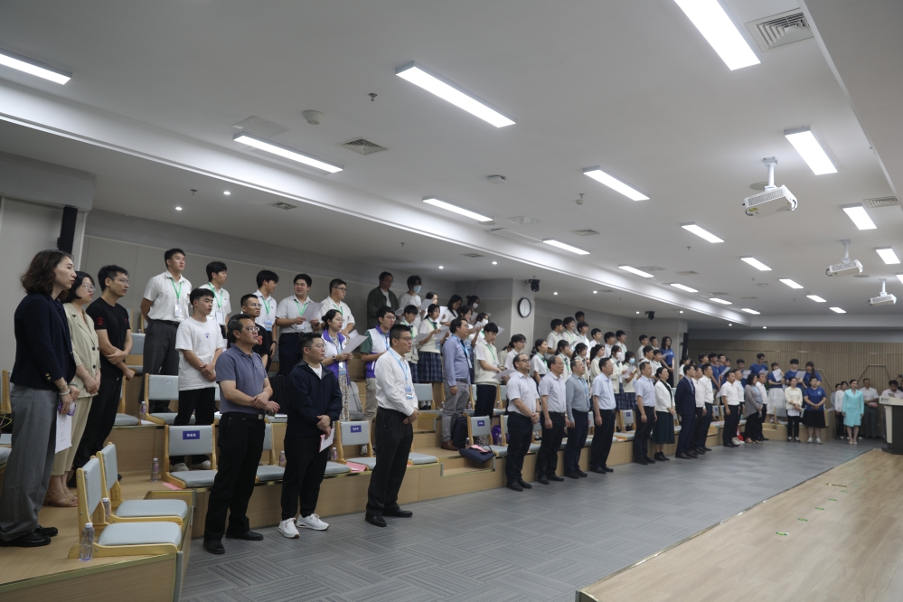 1733全体师生合唱歌曲《歌唱祖国》