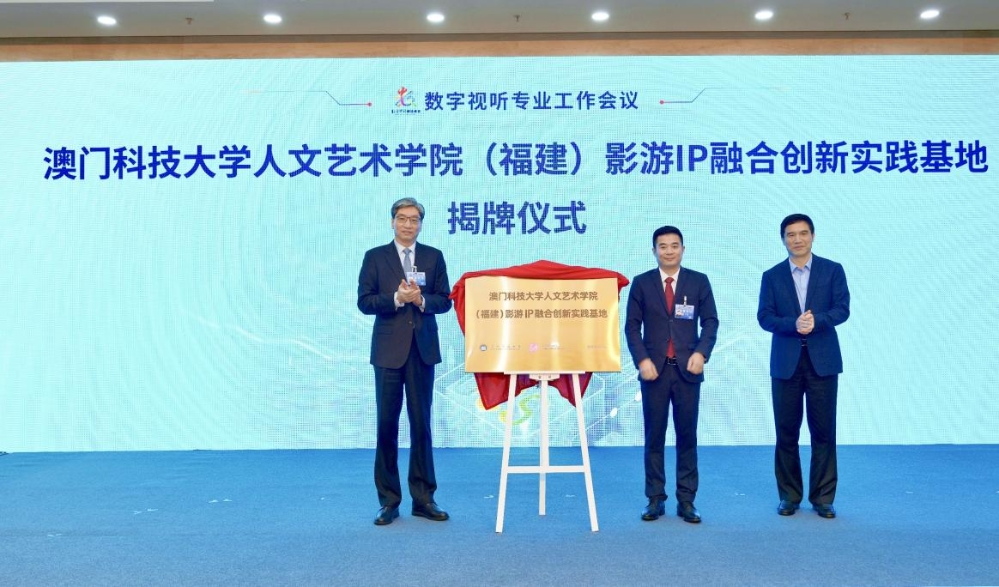 61526d436f68cdc9e53dc2ba67272c06