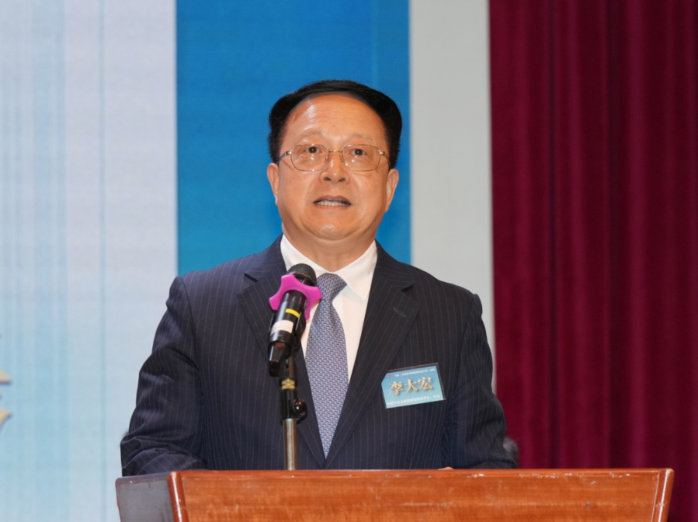 香港大公文汇传媒集团董事长、大公报社长李大宏表示,首届「香港优秀师德师风奖评选」活动的举办,旨在帮助本港教育界进一步推动师德师风建设,弘扬尊师重教、崇智尚学的良好风气。(大公报) 666eff95e4b0fd6f3eff4a78