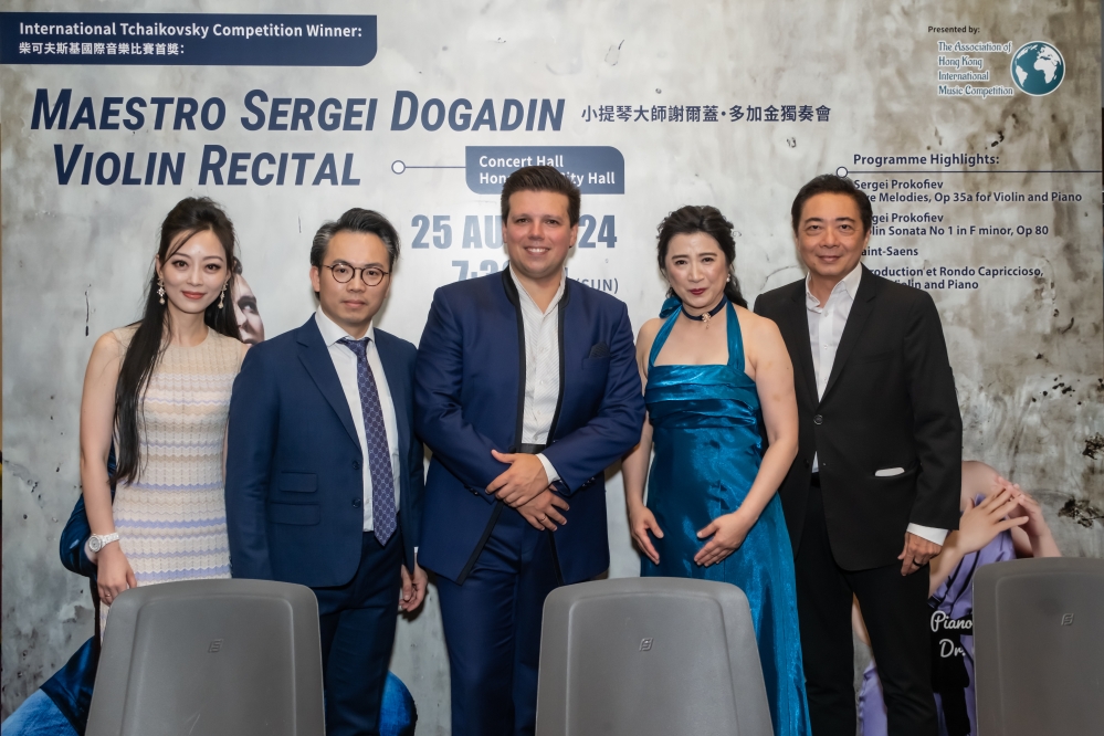 香港艺术发展局音乐组主席梁建枫先生出席支持欣赏 香港艺术发展局音乐组主席梁建枫先生出席支持欣赏