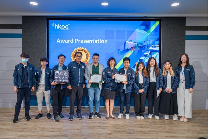 4. 六組實習生向專家評審團匯報實習計劃的畢業作品,最終「Tea-Incorporated Socks」脫穎而出,成為本屆夏季實習最佳畢業作品。 4